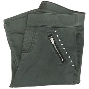 Justice NWOT Girls Army Green Skinny Cargo Pants in a Size 12
